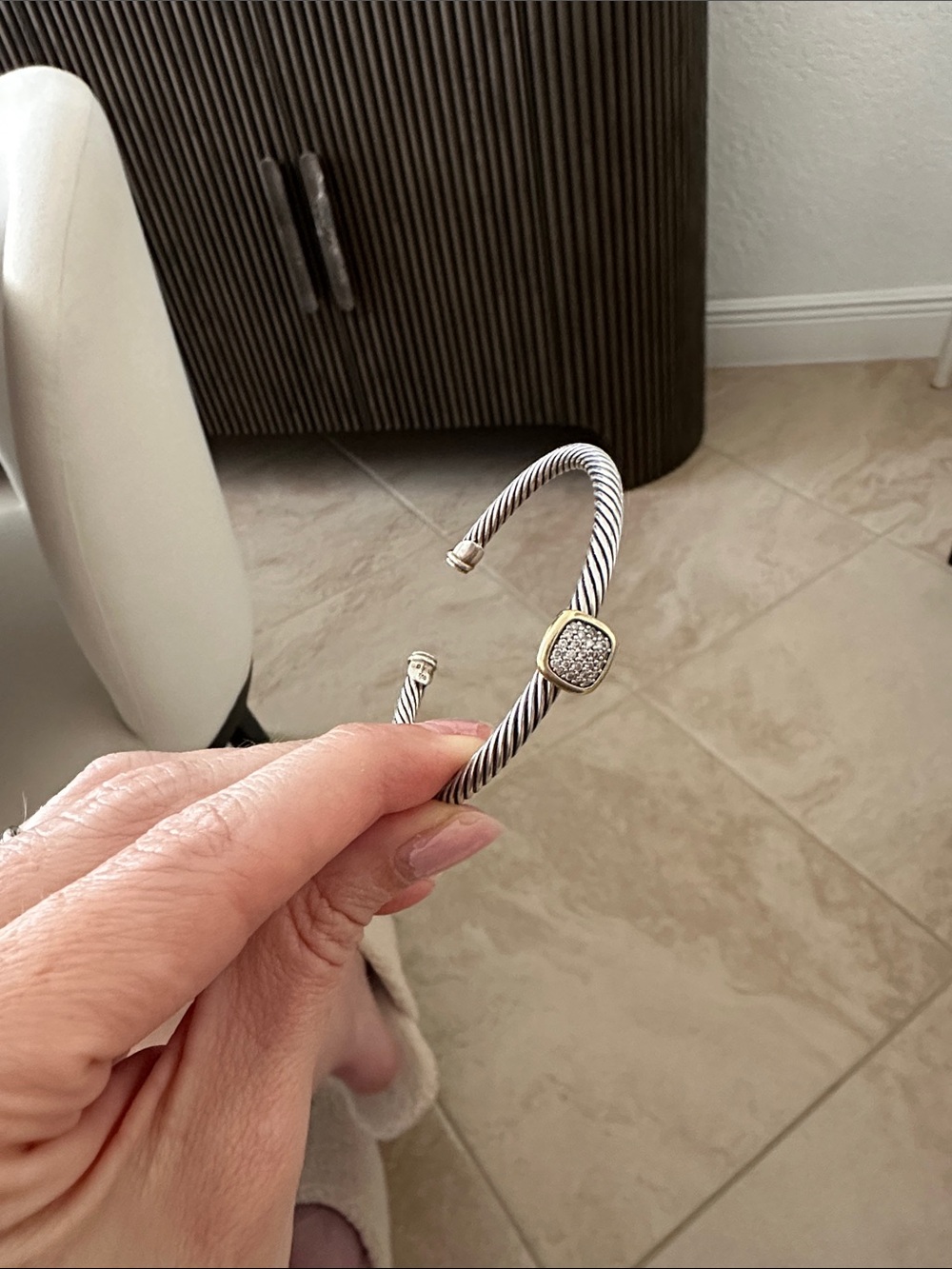Cable bracelet with beveled diamonds.